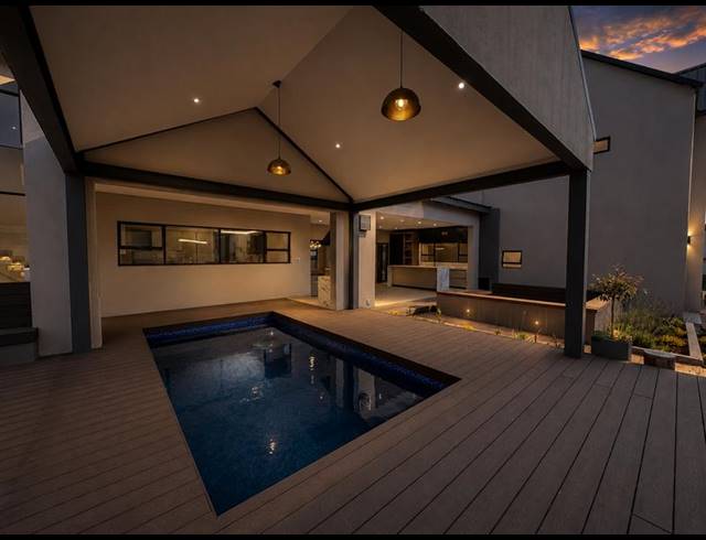 6 BEDROOM HOUSE FOR SALE IN MIDSTREAM HEIGHTS